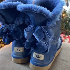 Ugg Bailey Bow II Boots - US size 9